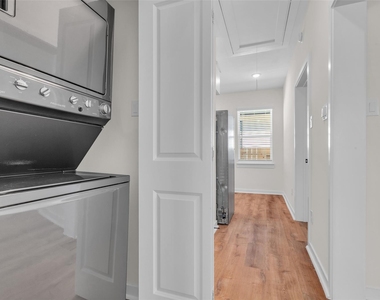 3441 Mcgowen Street - Photo Thumbnail 12