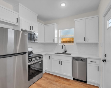 3441 Mcgowen Street - Photo Thumbnail 5