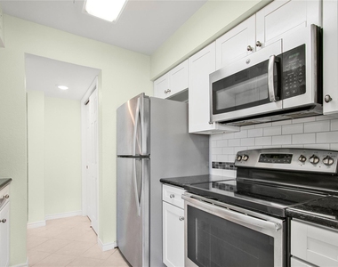 3220 69th Street - Photo Thumbnail 7