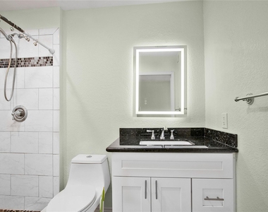3220 69th Street - Photo Thumbnail 16
