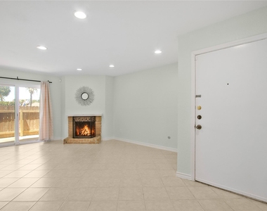 3220 69th Street - Photo Thumbnail 18