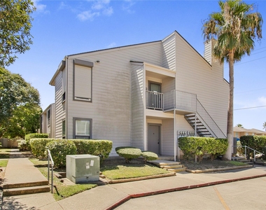 3220 69th Street - Photo Thumbnail 1
