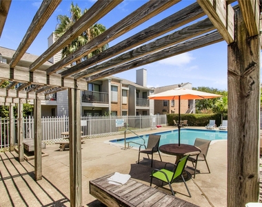 3220 69th Street - Photo Thumbnail 23