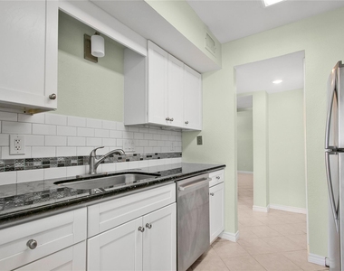 3220 69th Street - Photo Thumbnail 8