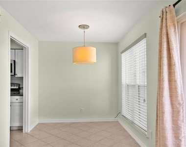 3220 69th Street - Photo Thumbnail 14