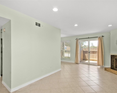 3220 69th Street - Photo Thumbnail 4