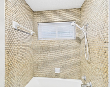 7610 Hopewell Lane - Photo Thumbnail 18