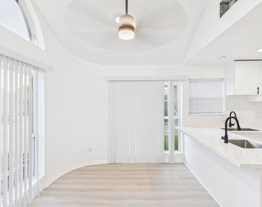 7610 Hopewell Lane - Photo Thumbnail 5