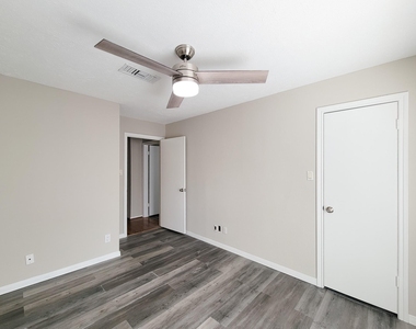 2220 Bering Drive - Photo Thumbnail 42