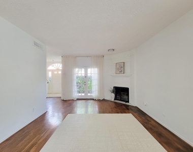 2220 Bering Drive - Photo Thumbnail 7