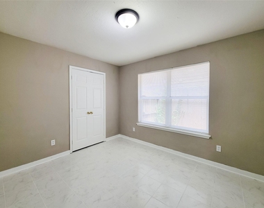 5322 Rivergate Drive - Photo Thumbnail 18