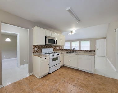 5322 Rivergate Drive - Photo Thumbnail 9