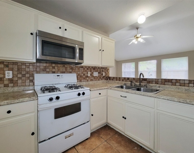 5322 Rivergate Drive - Photo Thumbnail 8