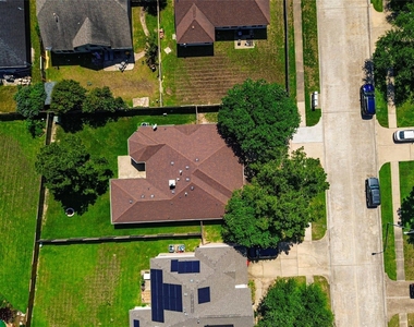 19410 Bear Springs Dr - Photo Thumbnail 3