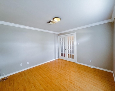 19410 Bear Springs Dr - Photo Thumbnail 8
