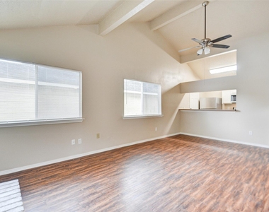 13106 Townwood Drive - Photo Thumbnail 5
