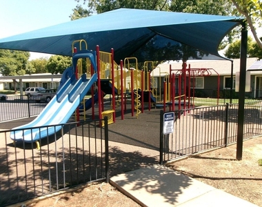 1526 Spruce Street - Photo Thumbnail 3