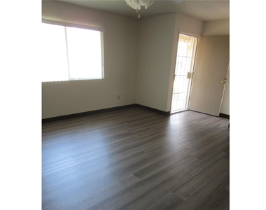 1526 Spruce Street - Photo Thumbnail 4