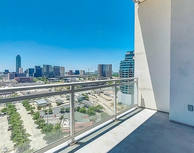 1409 Post Oak Boulevard - Photo Thumbnail 7