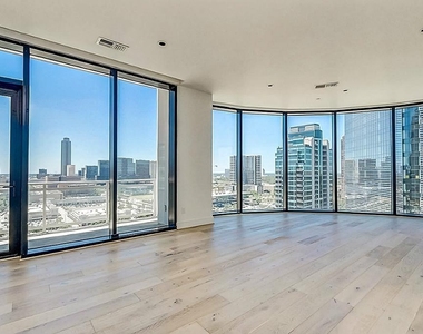 1409 Post Oak Boulevard - Photo Thumbnail 5