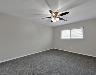 9111 Walnut Glen Drive - Photo Thumbnail 20