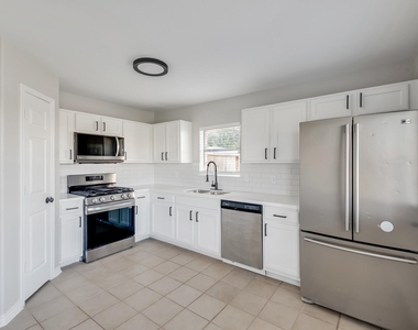 11714 Pinos Altos Drive - Photo Thumbnail 13