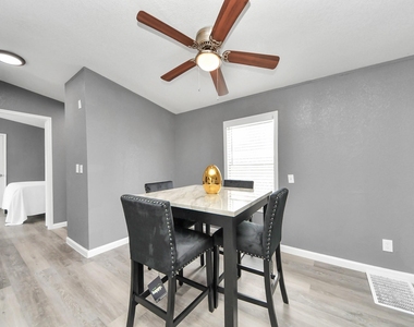 145 W Austin Avenue - Photo Thumbnail 12