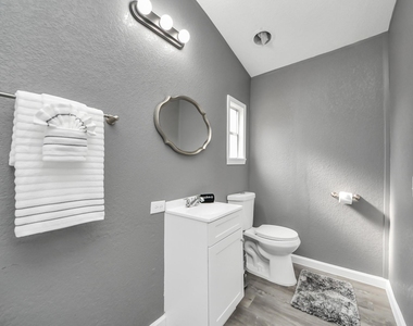 145 W Austin Avenue - Photo Thumbnail 22