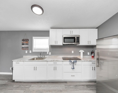 145 W Austin Avenue - Photo Thumbnail 7