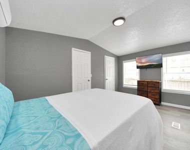 145 W Austin Avenue - Photo Thumbnail 19