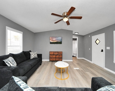 145 W Austin Avenue - Photo Thumbnail 31