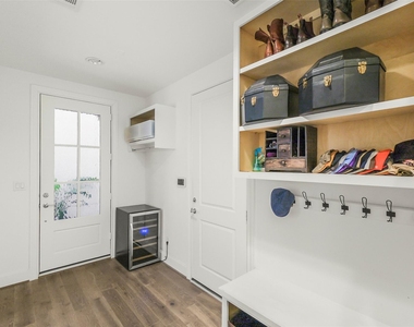 4010 University Grove Street - Photo Thumbnail 37