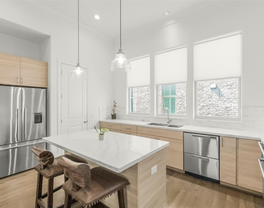 4010 University Grove Street - Photo Thumbnail 6