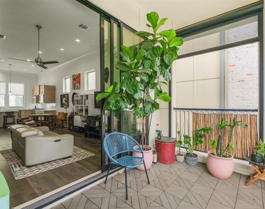4010 University Grove Street - Photo Thumbnail 23