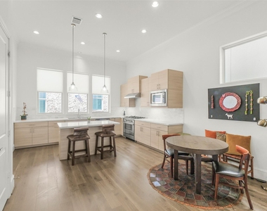 4010 University Grove Street - Photo Thumbnail 7