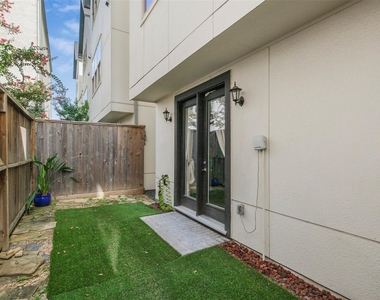 4010 University Grove Street - Photo Thumbnail 2