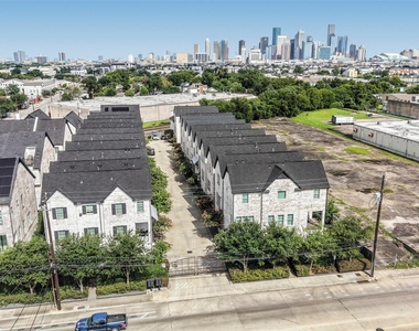 4010 University Grove Street - Photo Thumbnail 42