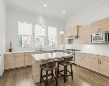 4010 University Grove Street - Photo Thumbnail 15