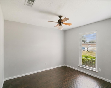 11215 Birchwood Drive - Photo Thumbnail 15