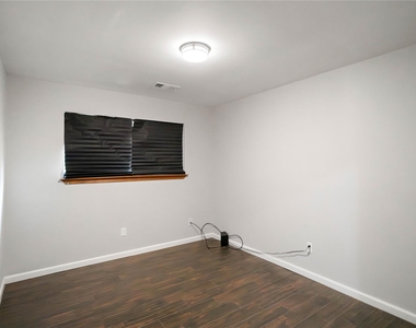 11215 Birchwood Drive - Photo Thumbnail 16