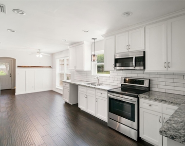 11215 Birchwood Drive - Photo Thumbnail 4