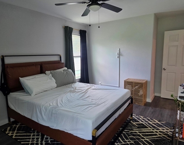 11610 Danford Lane - Photo Thumbnail 9