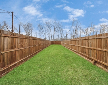 11610 Danford Lane - Photo Thumbnail 1