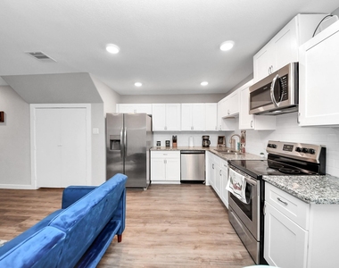 11610 Danford Lane - Photo Thumbnail 6