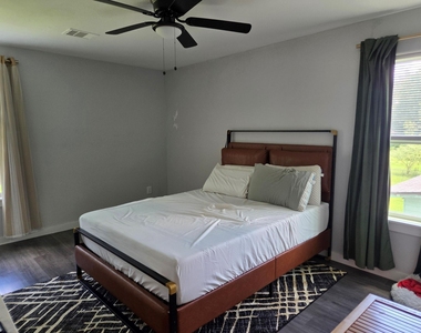11610 Danford Lane - Photo Thumbnail 8