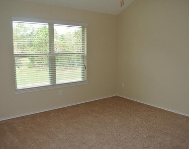 1742 Parkside Shores Lane - Photo Thumbnail 8