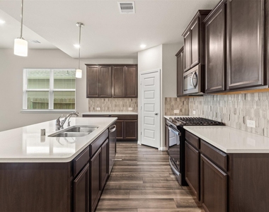 7219 Melrose Lane - Photo Thumbnail 6