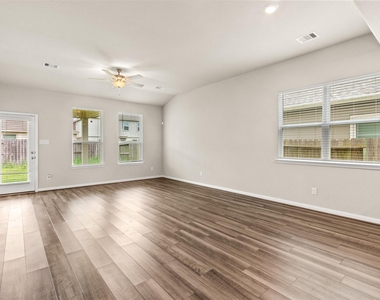7219 Melrose Lane - Photo Thumbnail 8