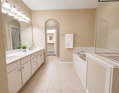 2409 Deerwood Court - Photo Thumbnail 18
