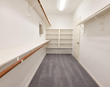 2409 Deerwood Court - Photo Thumbnail 21